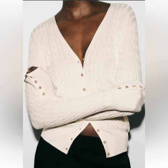 Zara cable knit cardigan with V neckline Off white/ cream NWT - Picture 3 of 7